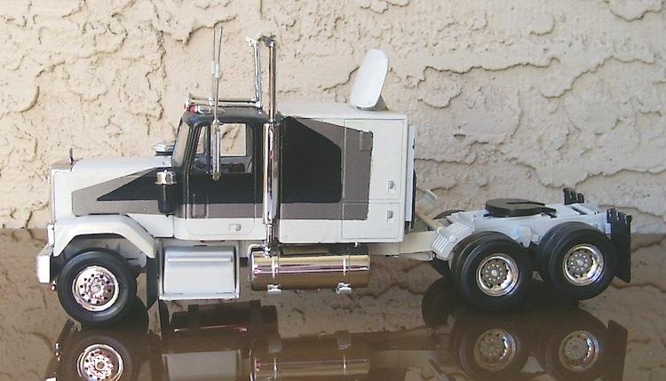 Ancient history 32nd scale GMC General double sleeper - Model Trucks ...