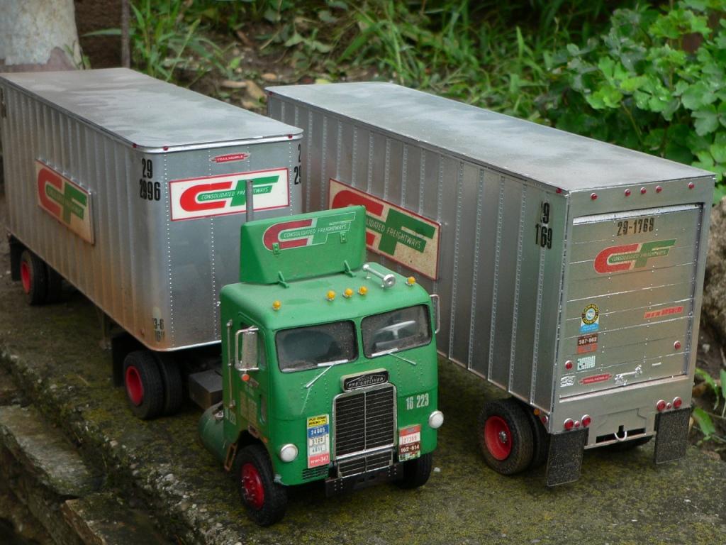 CF White-Freightliner SD with doubles - Model Trucks: Big Rigs and ...