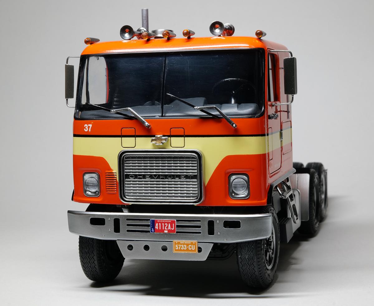 1/25 AMT Chevy Titan 90 - Model Trucks: Big Rigs and Heavy Equipment ...